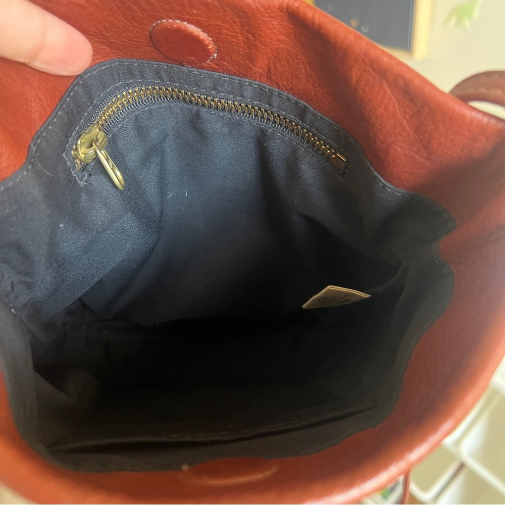 Baggu Leather Crossbody - Picture 4 of 7